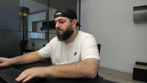 Snapshot of dravenpeak chatting on 11/17/25, 02:01 DravenPeak online show from 11/17/25, 02:01