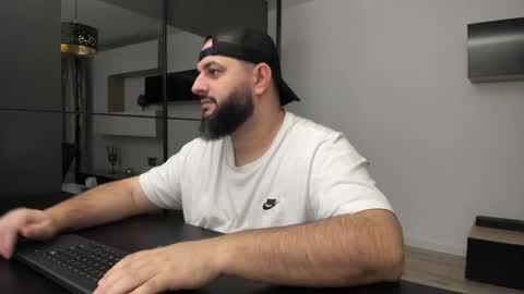 Snapshot of dravenpeak chatting on 11/20/25, 09:03 DravenPeak online show from 11/20/25, 09:03