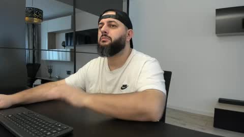 Snapshot of dravenpeak chatting on 11/23/25, 10:48 DravenPeak online show from 11/23/25, 10:48