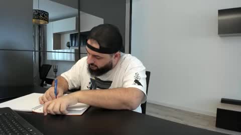 Snapshot of dravenpeak chatting on 11/26/25, 10:49 DravenPeak online show from 11/26/25, 10:49