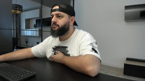 Snapshot of dravenpeak chatting on 11/28/25, 10:51 DravenPeak online show from 11/28/25, 10:51