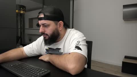 Snapshot of dravenpeak chatting on 11/29/25, 02:25 DravenPeak online show from 11/29/25, 02:25