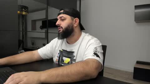 Snapshot of dravenpeak chatting on 11/29/25, 02:31 DravenPeak online show from 11/29/25, 02:31