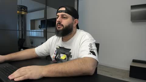 Snapshot of dravenpeak chatting on 11/30/25, 12:09 DravenPeak online show from 11/30/25, 12:09