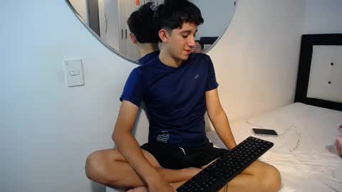 Snapshot of dravith_and_valery chatting on 11/21/25, 04:00 -- nicolle and jhon -- online show from 11/21/25, 04:00