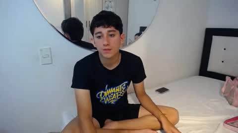 Snapshot of dravith_and_valery chatting on 11/23/25, 09:31 -- nicolle and jhon -- online show from 11/23/25, 09:31