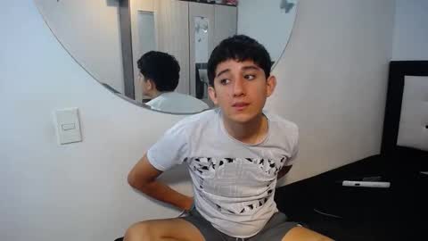 Snapshot of dravith_and_valery chatting on 11/26/25, 05:41 -- nicolle and jhon -- online show from 11/26/25, 05:41