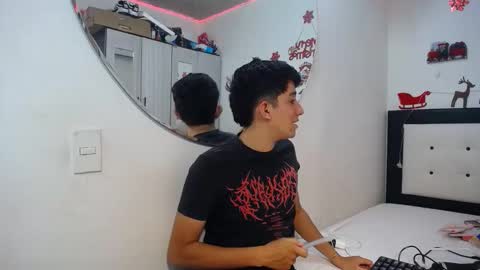 Snapshot of dravith_and_valery chatting on 12/16/25, 04:28 -- nicolle and jhon -- online show from 12/16/25, 04:28