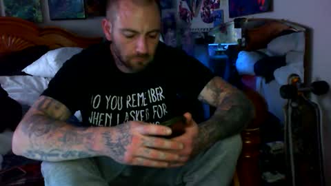 Snapshot of dreaded_folks chatting on 10/27/25, 09:30 dreaded_folks online show from 10/27/25, 09:30