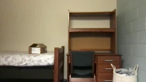 ur dream girl online show from 02/25/25, 04:35