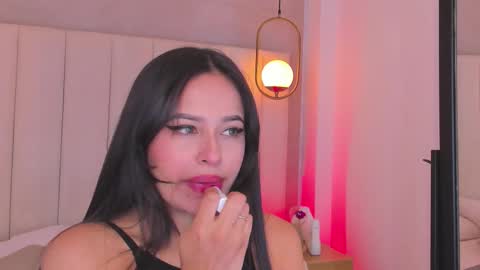 N E N A  online show from 11/09/25, 07:56