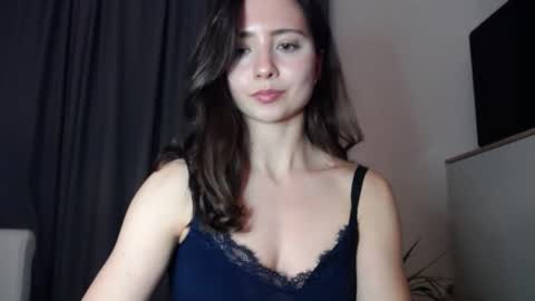 Snapshot of dream_nicole02 chatting on 12/14/25, 02:44 Nicole online show from 12/14/25, 02:44