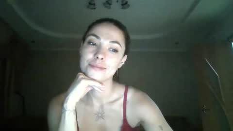 dream_petal_ online show from 01/09/26, 01:36