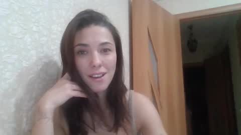 dream_petal_ online show from 02/04/26, 02:23