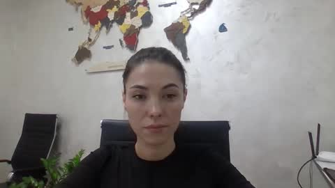 dream_petal_ online show from 02/10/26, 09:24