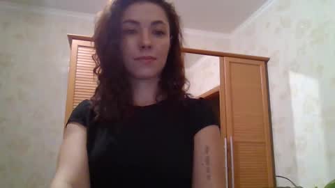 dream_petal_ online show from 03/15/26, 04:57