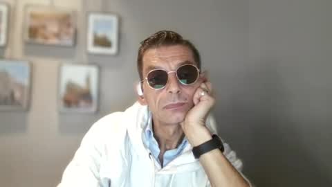 Snapshot of dreambob chatting on 09/17/25, 05:20 Dreambob online show from 09/17/25, 05:20