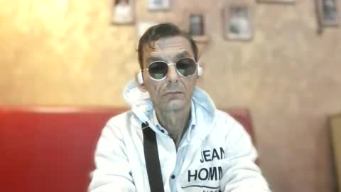 Snapshot of dreambob chatting on 09/28/25, 08:03 Dreambob online show from 09/28/25, 08:03