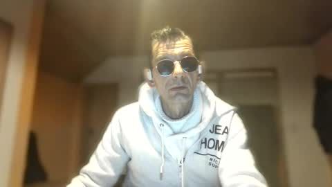 Snapshot of dreambob chatting on 10/28/25, 06:54 Dreambob online show from 10/28/25, 06:54