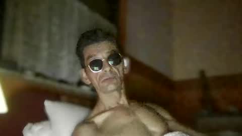 Snapshot of dreambob chatting on 11/26/25, 02:12 Dreambob online show from 11/26/25, 02:12