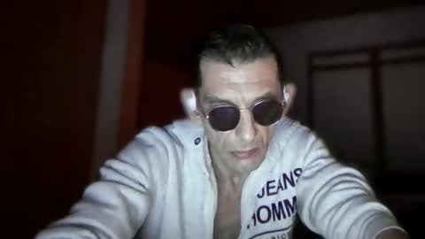 Snapshot of dreambob chatting on 11/29/25, 11:19 Dreambob online show from 11/29/25, 11:19