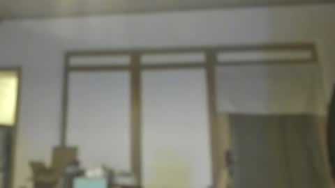 Snapshot of dreambob chatting on 12/17/25, 06:03 Dreambob online show from 12/17/25, 06:03