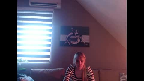 A girl online show from 12/11/24, 07:53