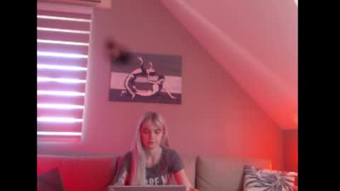 A girl online show from 09/22/25, 07:10