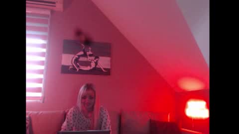 A girl online show from 09/26/25, 06:50