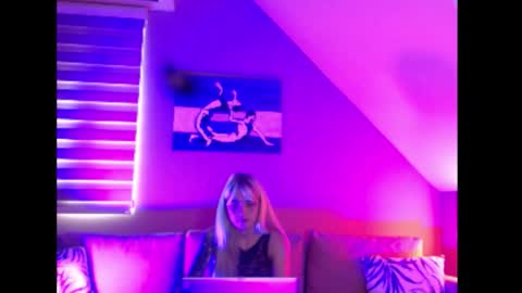 A girl online show from 10/17/25, 07:22