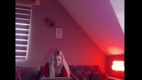 Snapshot of dreamcatcherfantasy chatting on 02/09/26, 08:18 A girl online show from 02/09/26, 08:18