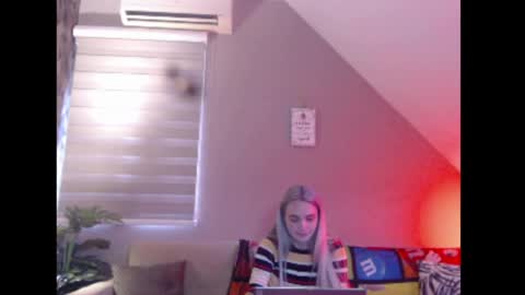 Snapshot of dreamcatcherfantasy chatting on 03/26/26, 08:31 A girl online show from 03/26/26, 08:31