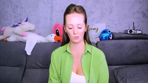 Snapshot of dreamesoul chatting on 09/23/25, 12:08 dreamesoul online show from 09/23/25, 12:08