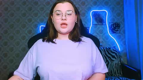 Snapshot of dreamforyoue2 chatting on 12/15/25, 08:35 dreamforyoue2 online show from 12/15/25, 08:35