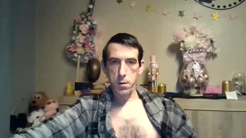 dreamguy38 online show from 12/01/25, 04:17