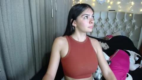 Snapshot of dreams_sophi chatting on 11/30/25, 12:14 Sophia online show from 11/30/25, 12:14