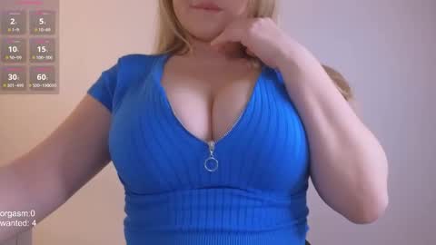 Snapshot of dreamsweetgirl chatting on 01/16/25, 09:19 Celine online show from 01/16/25, 09:19