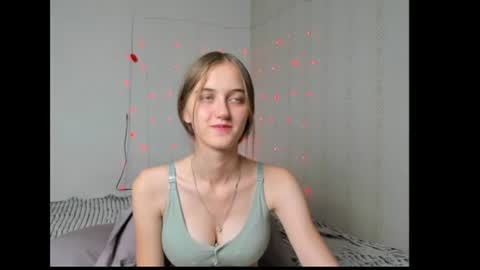 dreamy_pollyyy online show from 07/04/26, 12:28