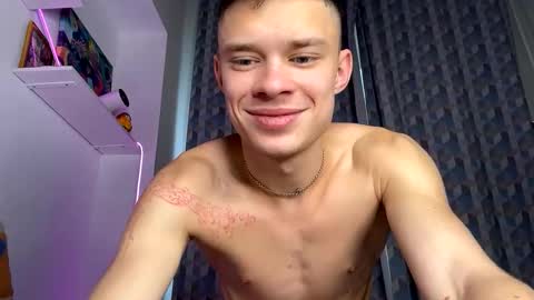 Snapshot of dreamyadam chatting on 10/20/25, 10:27 Adam Dream online show from 10/20/25, 10:27