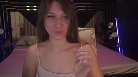 Lina online show from 12/04/24, 07:39