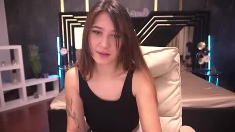 Lina online show from 12/06/24, 07:21