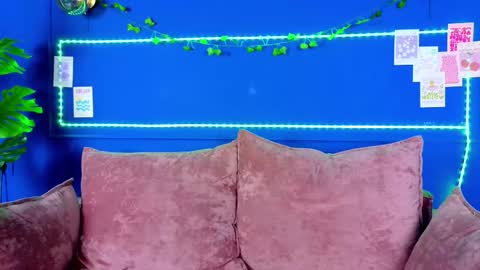 Snapshot of dreamymilka chatting on 11/30/25, 05:00 dreamymilka online show from 11/30/25, 05:00