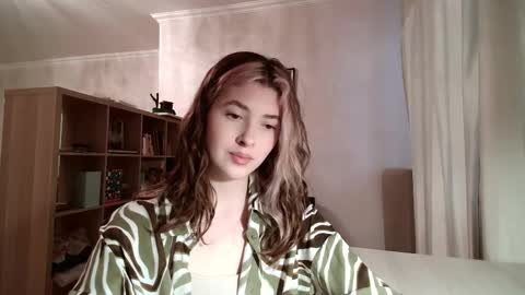Snapshot of dremazwahlen chatting on 02/25/26, 12:59 Dia online show from 02/25/26, 12:59