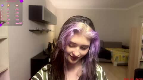 Snapshot of dremazwahlen chatting on 04/19/26, 06:10 Dia online show from 04/19/26, 06:10