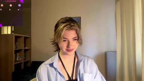 Snapshot of dremazwahlen chatting on 05/14/26, 04:03 Dia online show from 05/14/26, 04:03