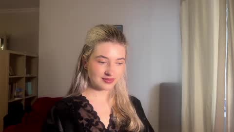 Snapshot of dremazwahlen chatting on 06/13/26, 01:42 Dia online show from 06/13/26, 01:42