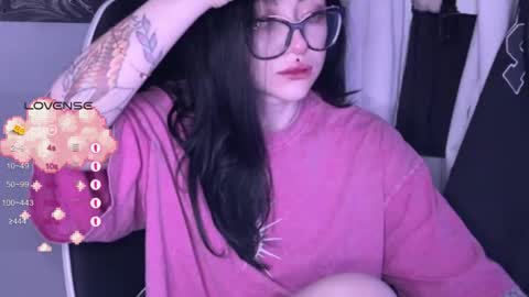 Snapshot of drillhouse_ chatting on 10/29/25, 06:15 Tara Sonny online show from 10/29/25, 06:15