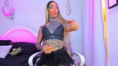 drippyorlove online show from 10/22/25, 07:35