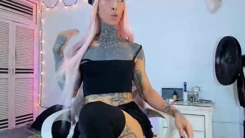 drippyorlove online show from 05/10/26, 07:19