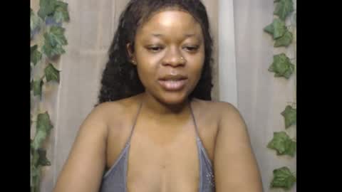 Snapshot of dripqueenx chatting on 01/11/26, 06:29 linda online show from 01/11/26, 06:29